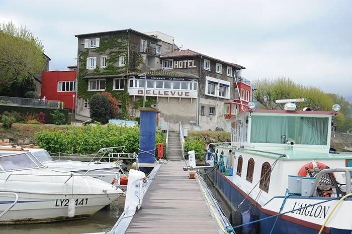 Hotel Le Bellevue Les Roches-de-Condrieu Esterno foto